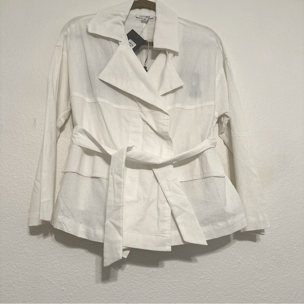 *Set* Fashion Nova, ‘Still Workin’, Women's White Belted Jacket and Shorts Set - Picture 1 of 16